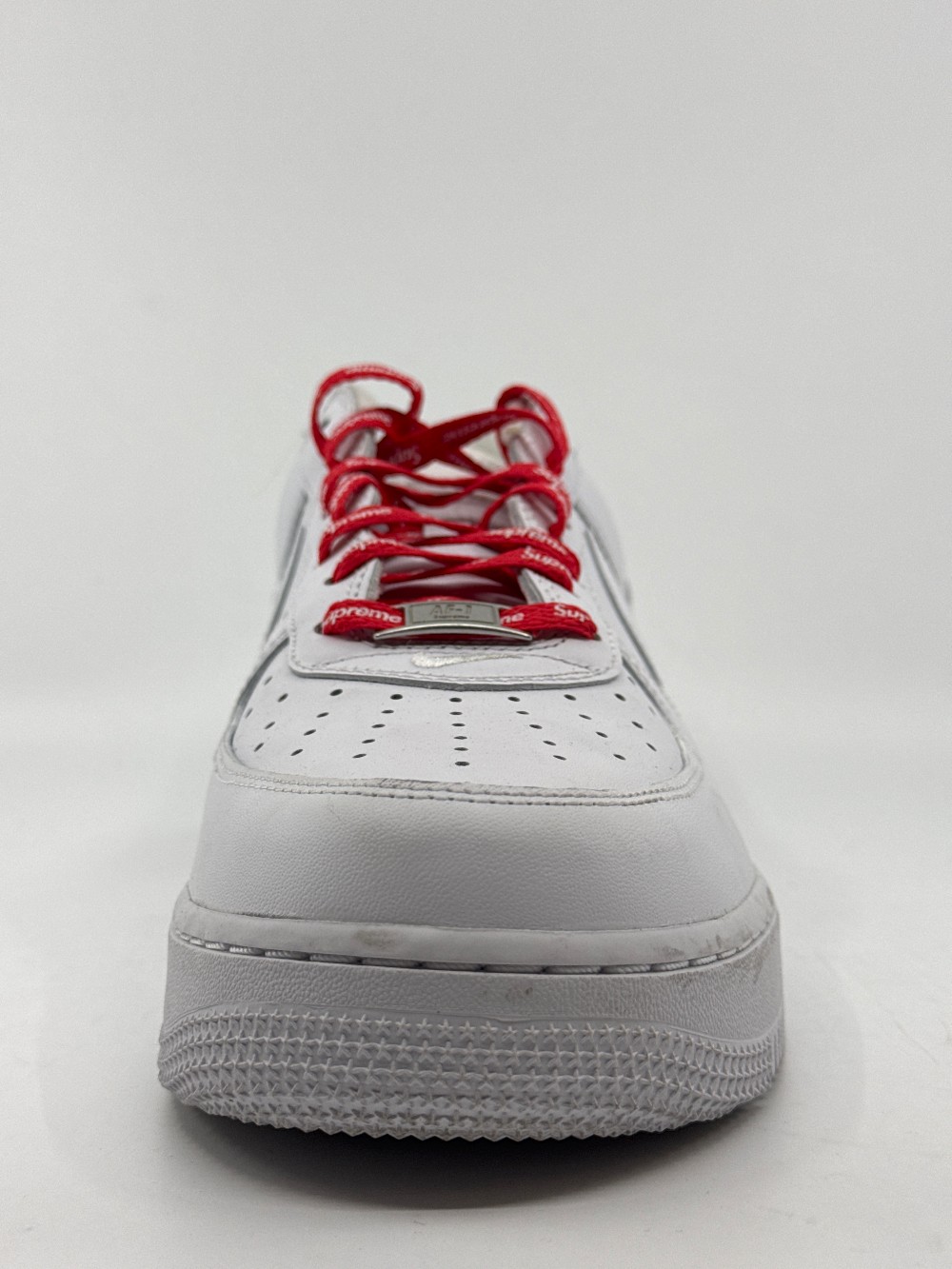 *USED/NO BOX* NIKE AIR FORCE 1 LOW X SUPREME - WHITE