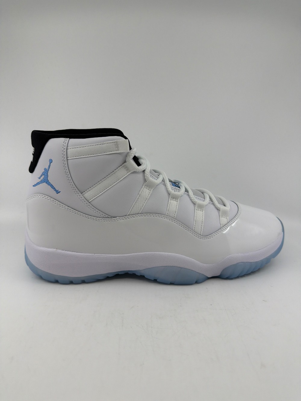 AJ 11 - LEGEND BLUE (2024)