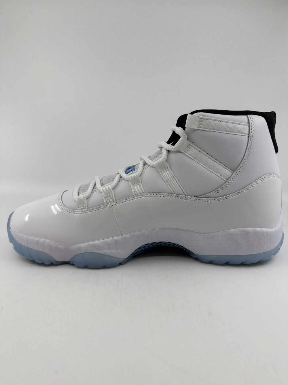 AJ 11 - LEGEND BLUE (2024)