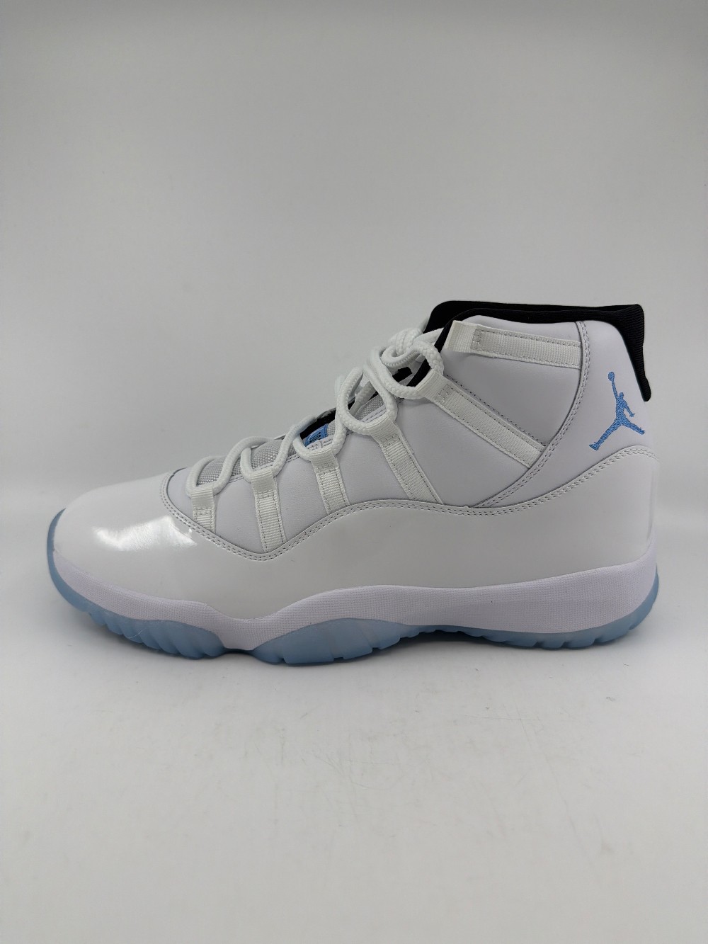 AJ 11 - LEGEND BLUE (2024)