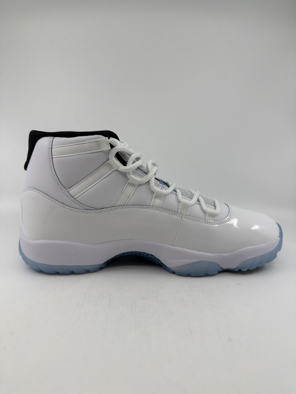 AJ 11 - LEGEND BLUE (2024)