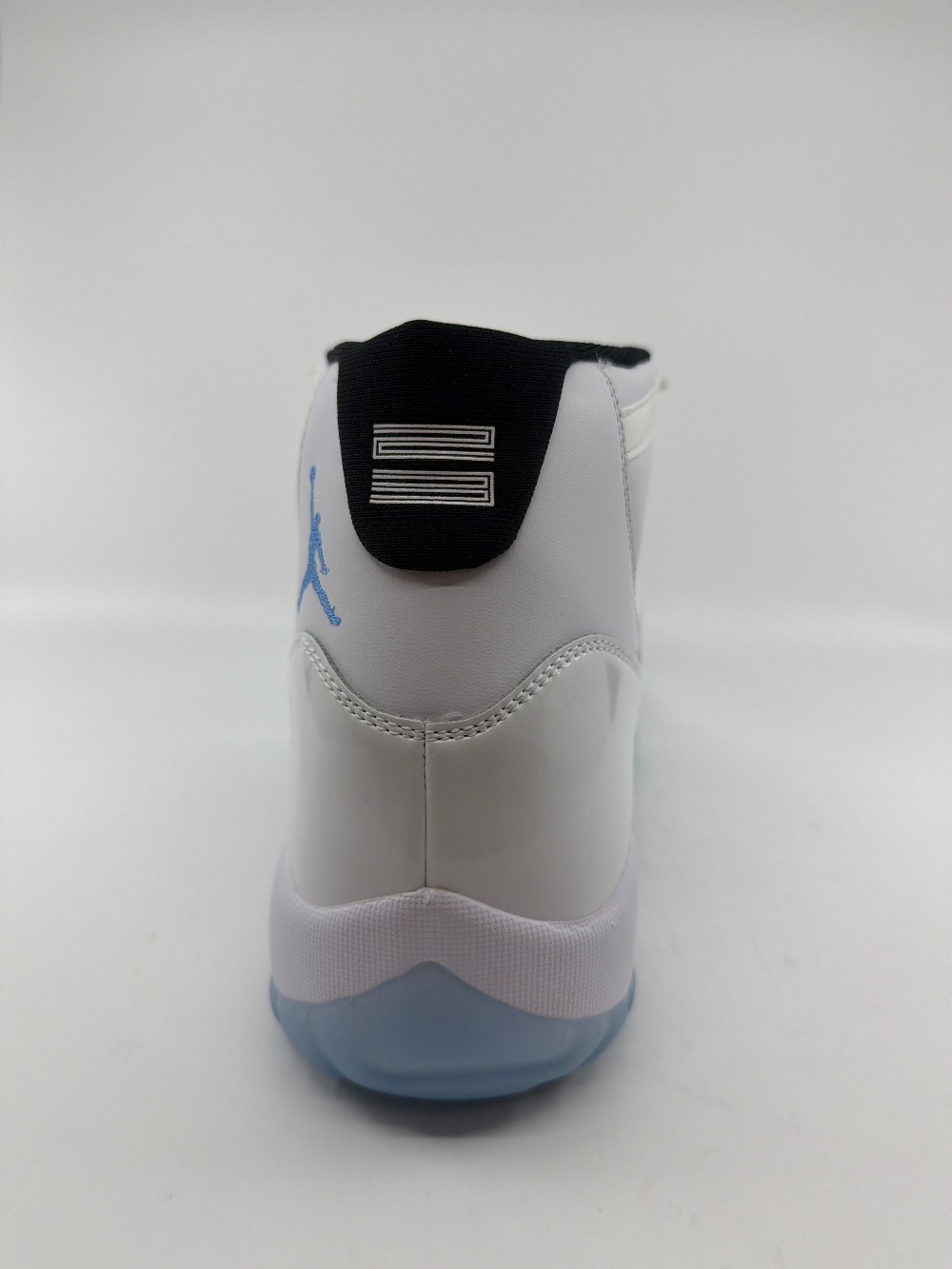 AJ 11 - LEGEND BLUE (2024)