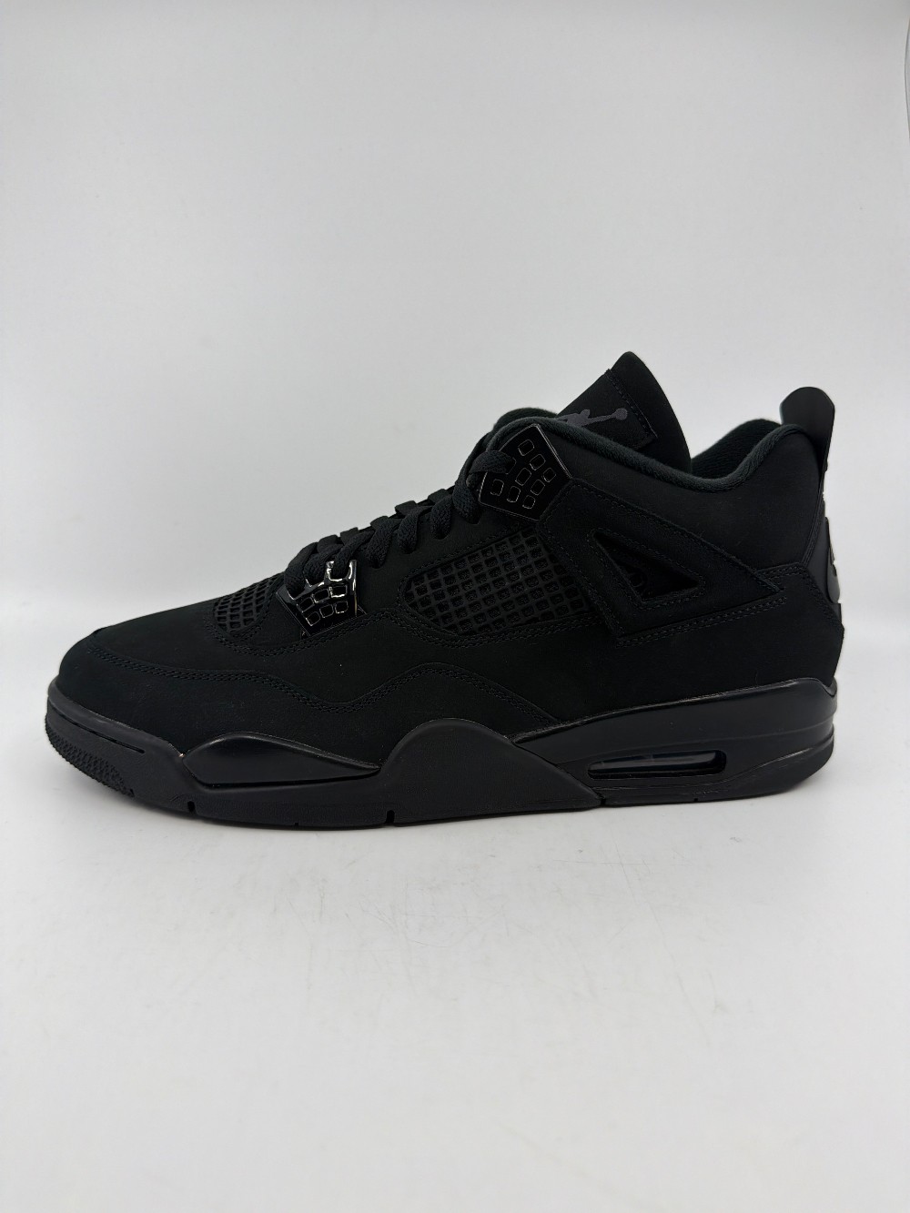 AJ 4 - BLACK CAT (2025)