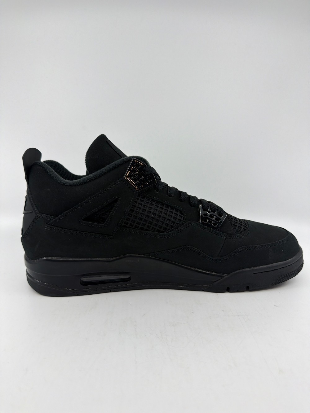 AJ 4 - BLACK CAT (2025)