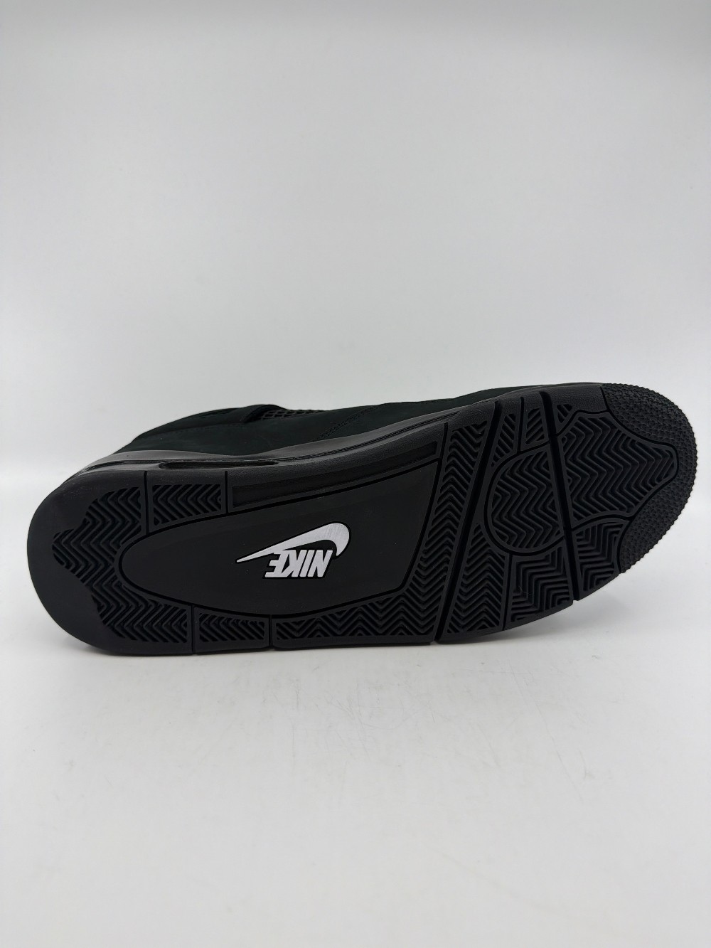 AJ 4 - BLACK CAT (2025)
