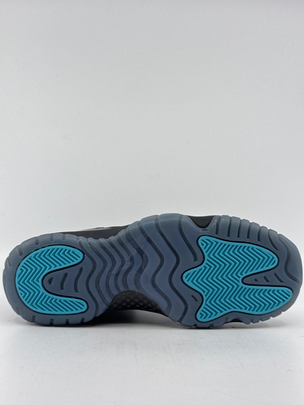 AJ 11 (GS) - GAMMA BLUE (2025)