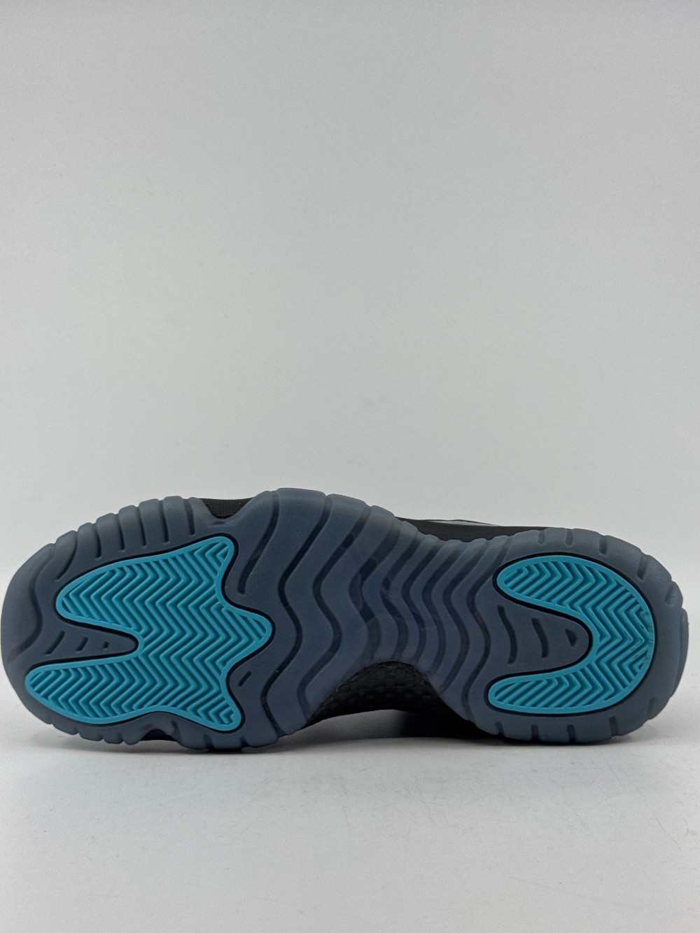AJ 11 (GS) - GAMMA BLUE (2025)