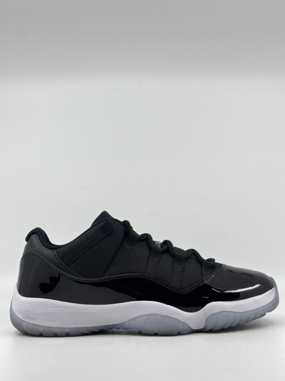 *USED* AJ 11 LOW - SPACE JAM