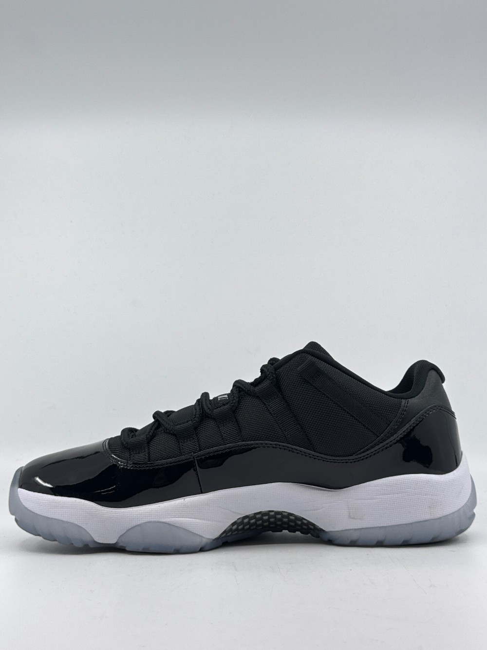 *USED* AJ 11 LOW - SPACE JAM