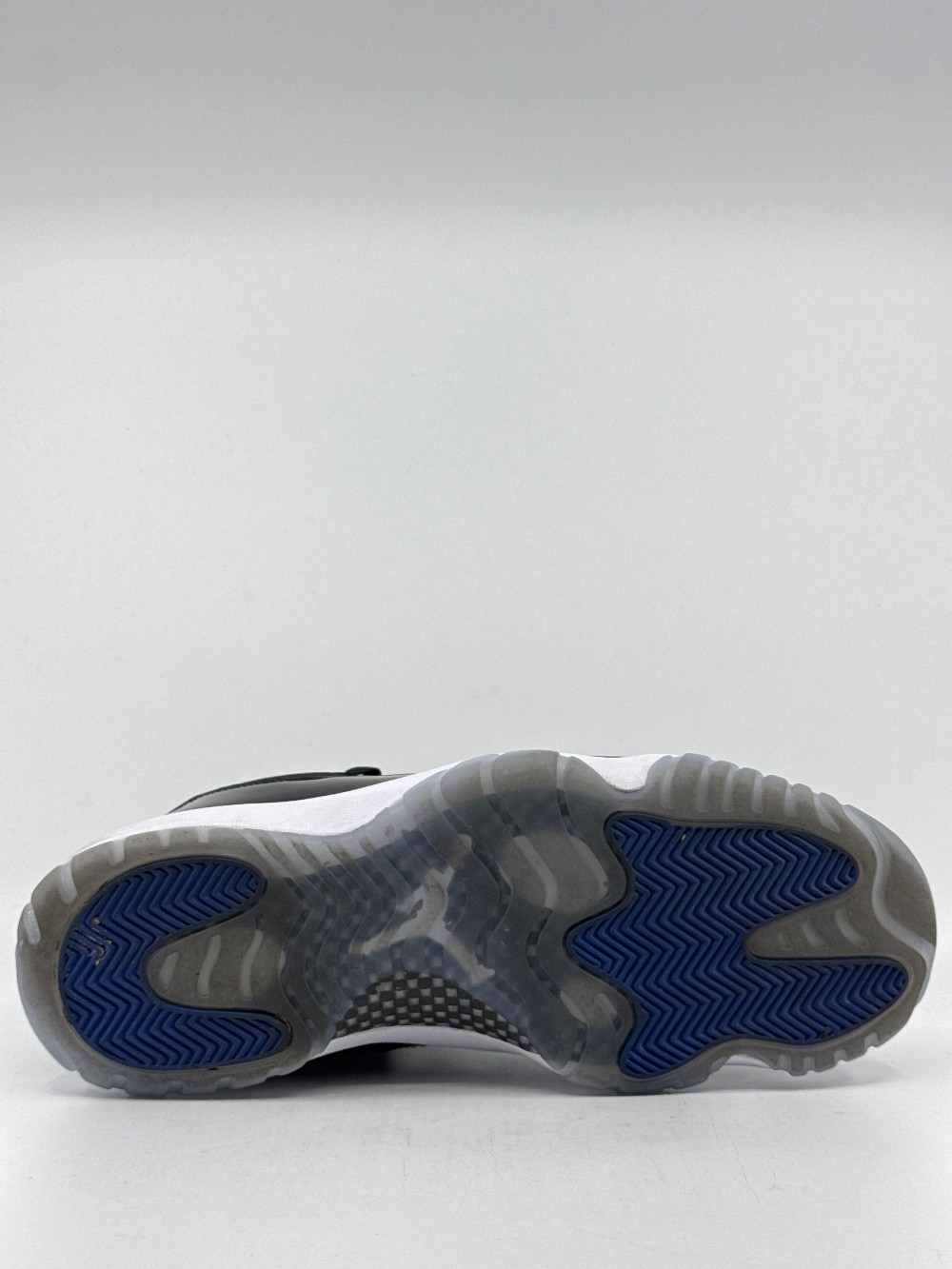 *USED* AJ 11 LOW - SPACE JAM