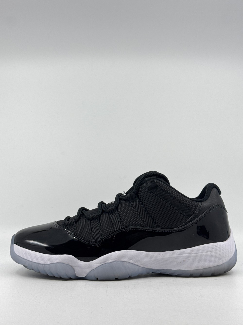 *USED* AJ 11 LOW - SPACE JAM