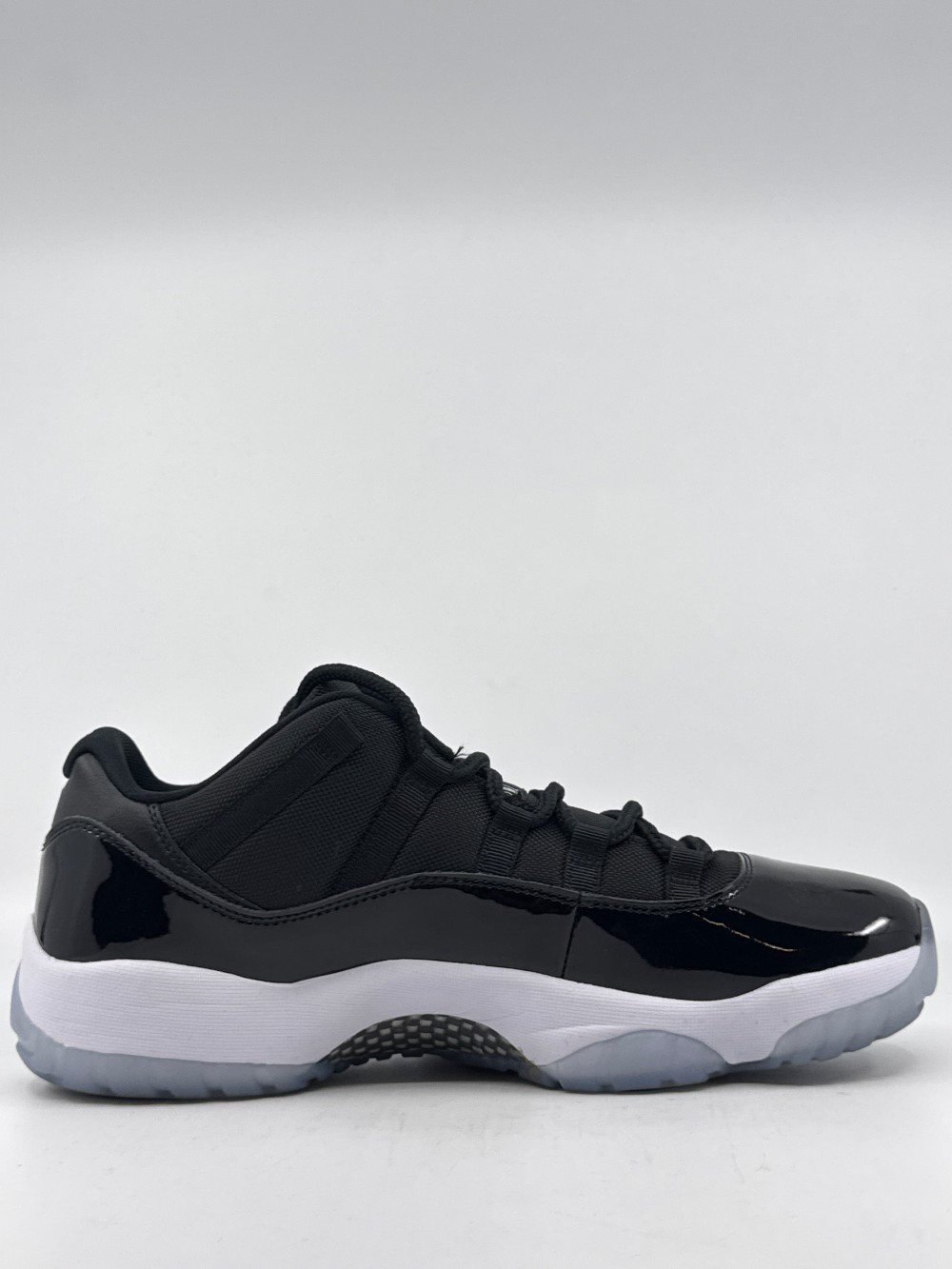 *USED* AJ 11 LOW - SPACE JAM