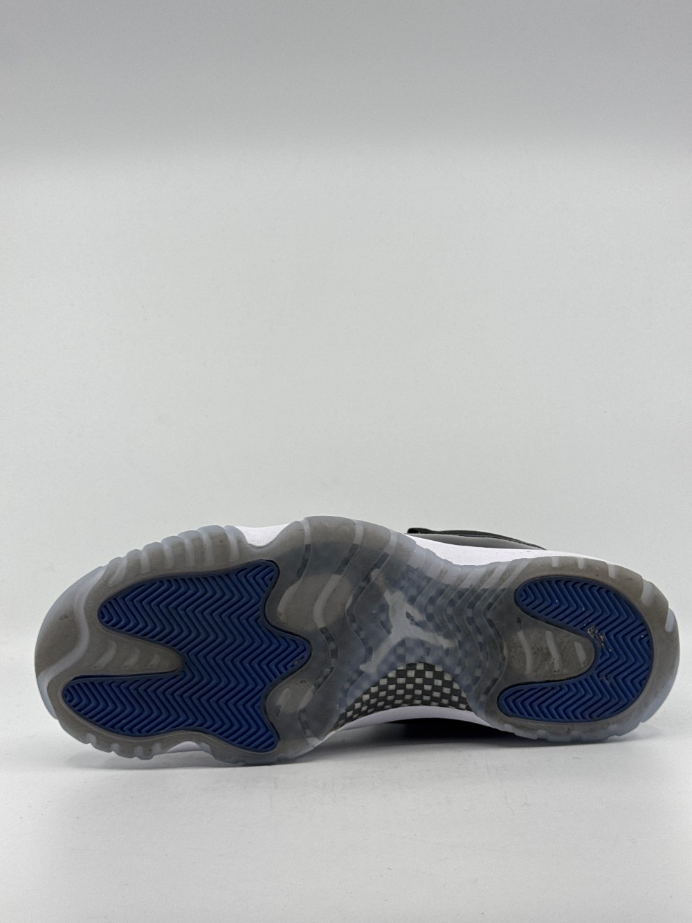 *USED* AJ 11 LOW - SPACE JAM