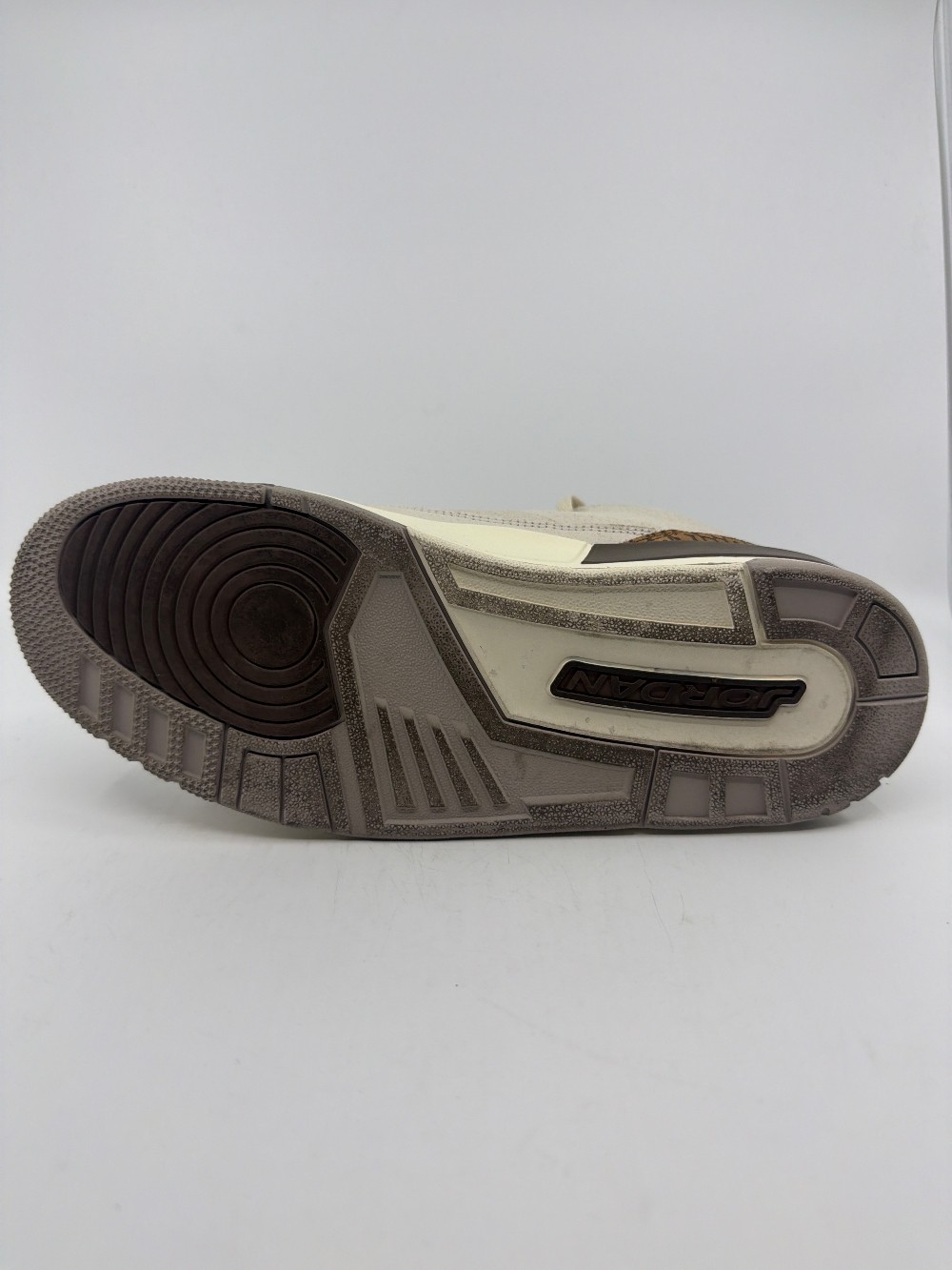 *USED* AJ 3 - PALOMINO