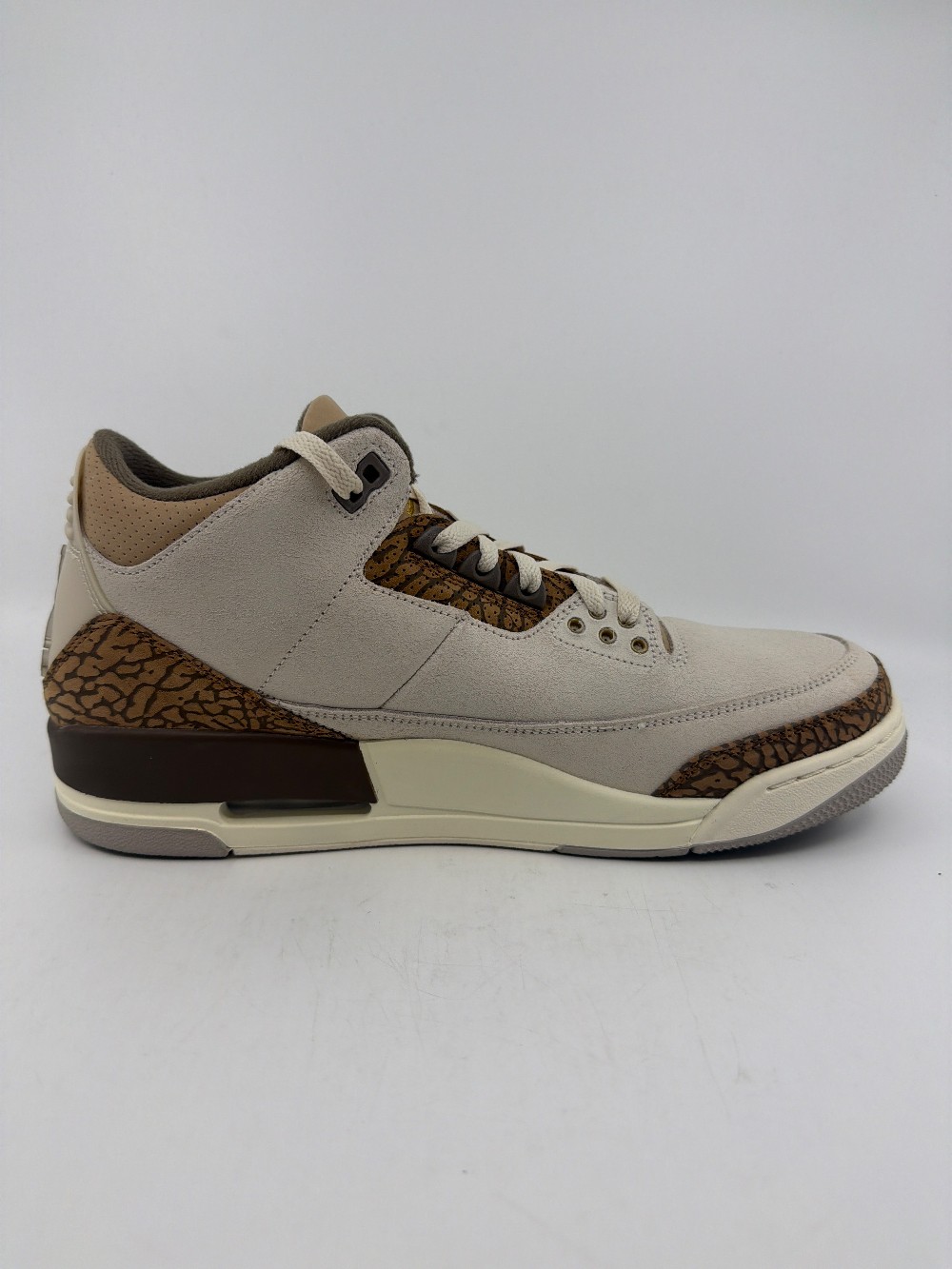 *USED* AJ 3 - PALOMINO