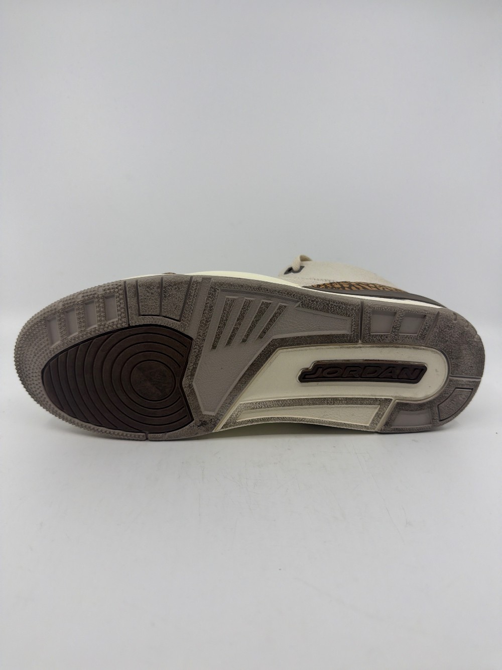 *USED* AJ 3 - PALOMINO