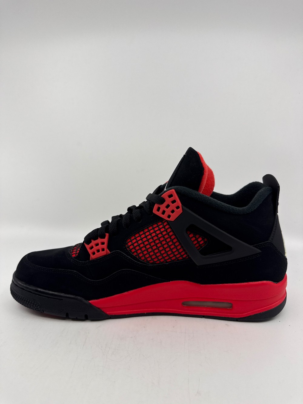 AJ 4 - RED THUNDER