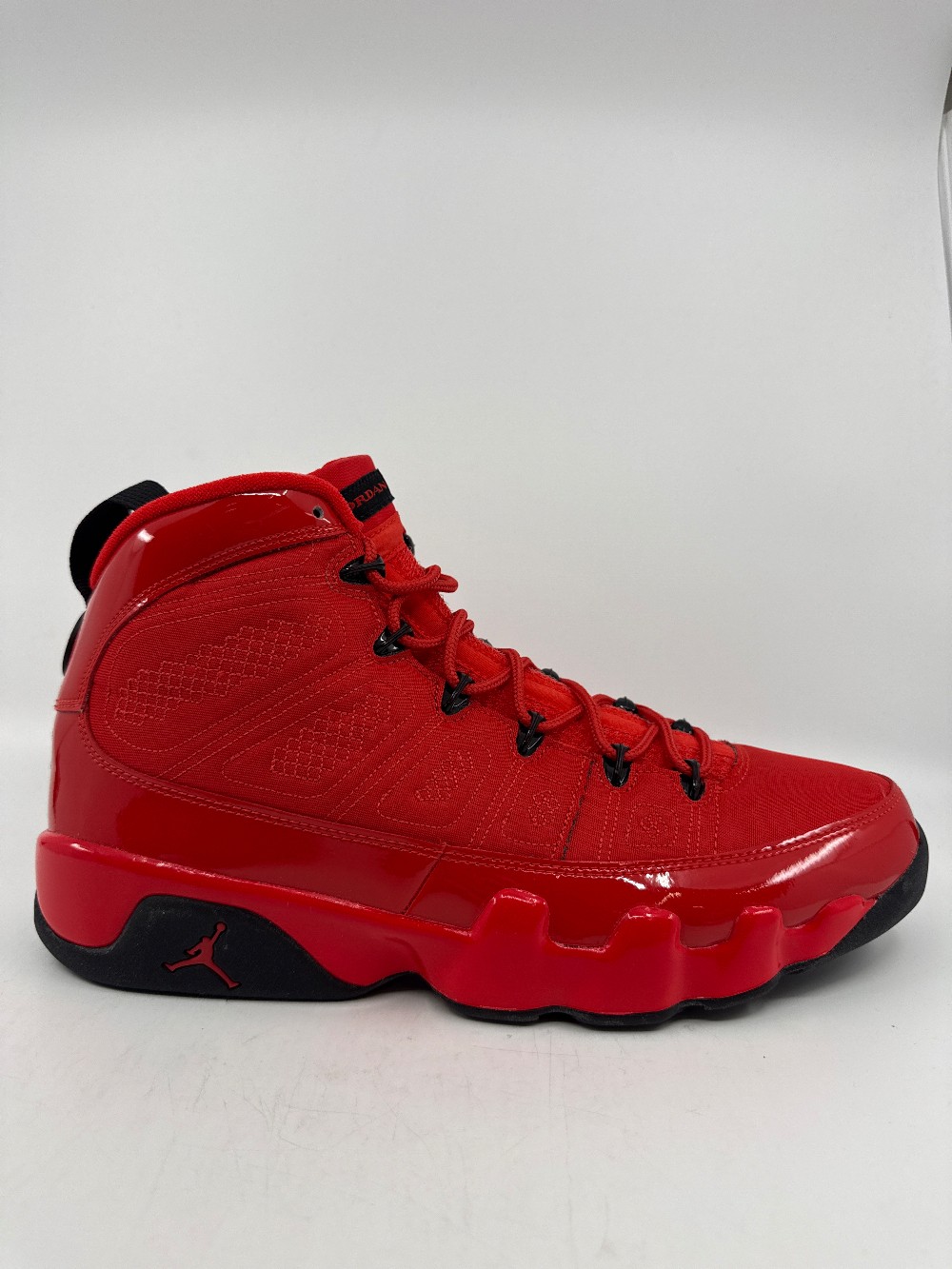 AJ 9 - CHILE RED
