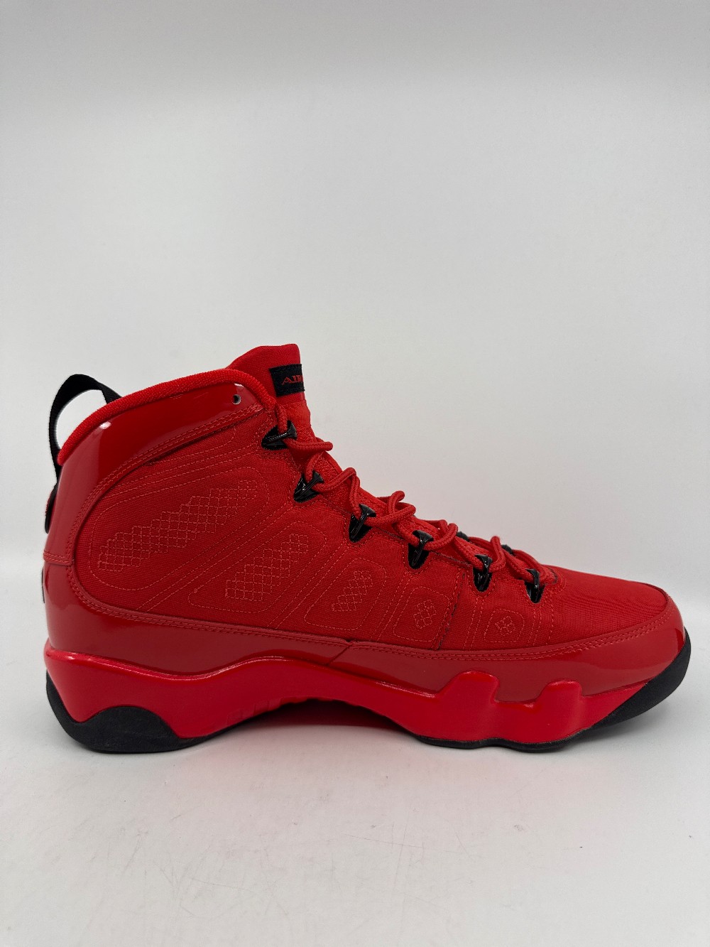 AJ 9 - CHILE RED