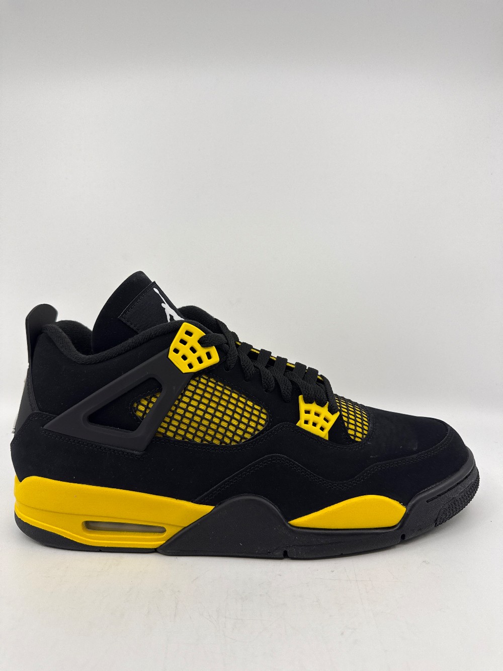 AJ 4 - THUNDER (2023)