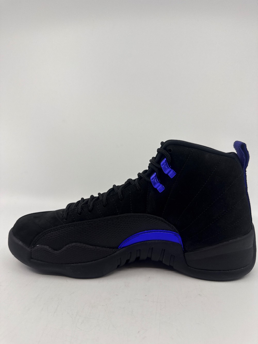 AJ 12 - BLACK DARK CONCORD