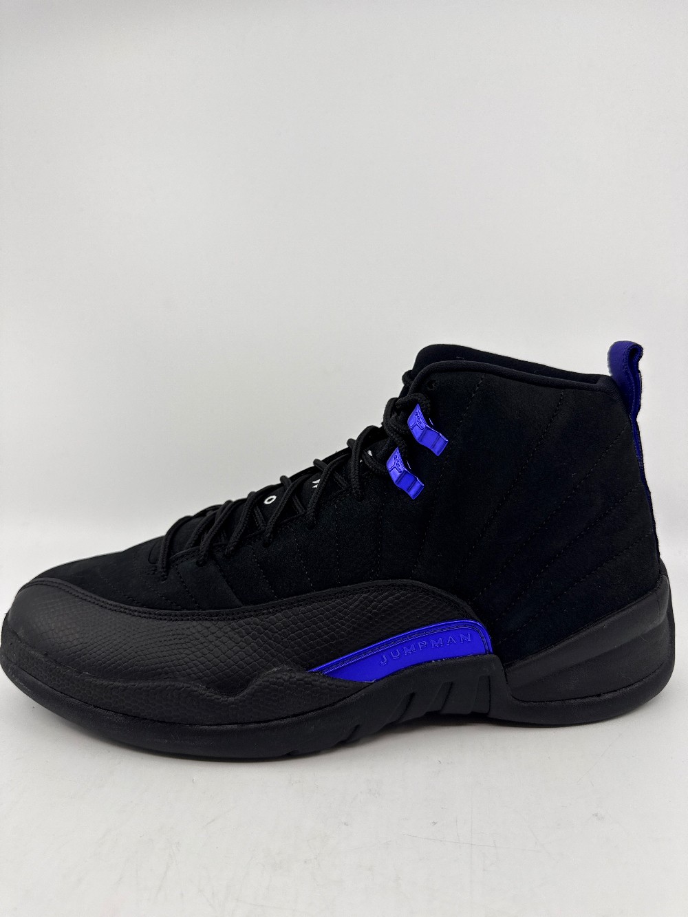 AJ 12 - BLACK DARK CONCORD