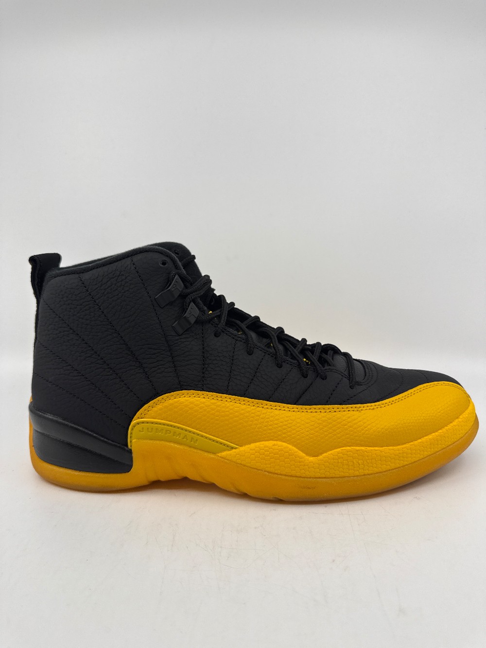 *VNDS* AJ 12 - BLACK UNIVERSITY GOLD