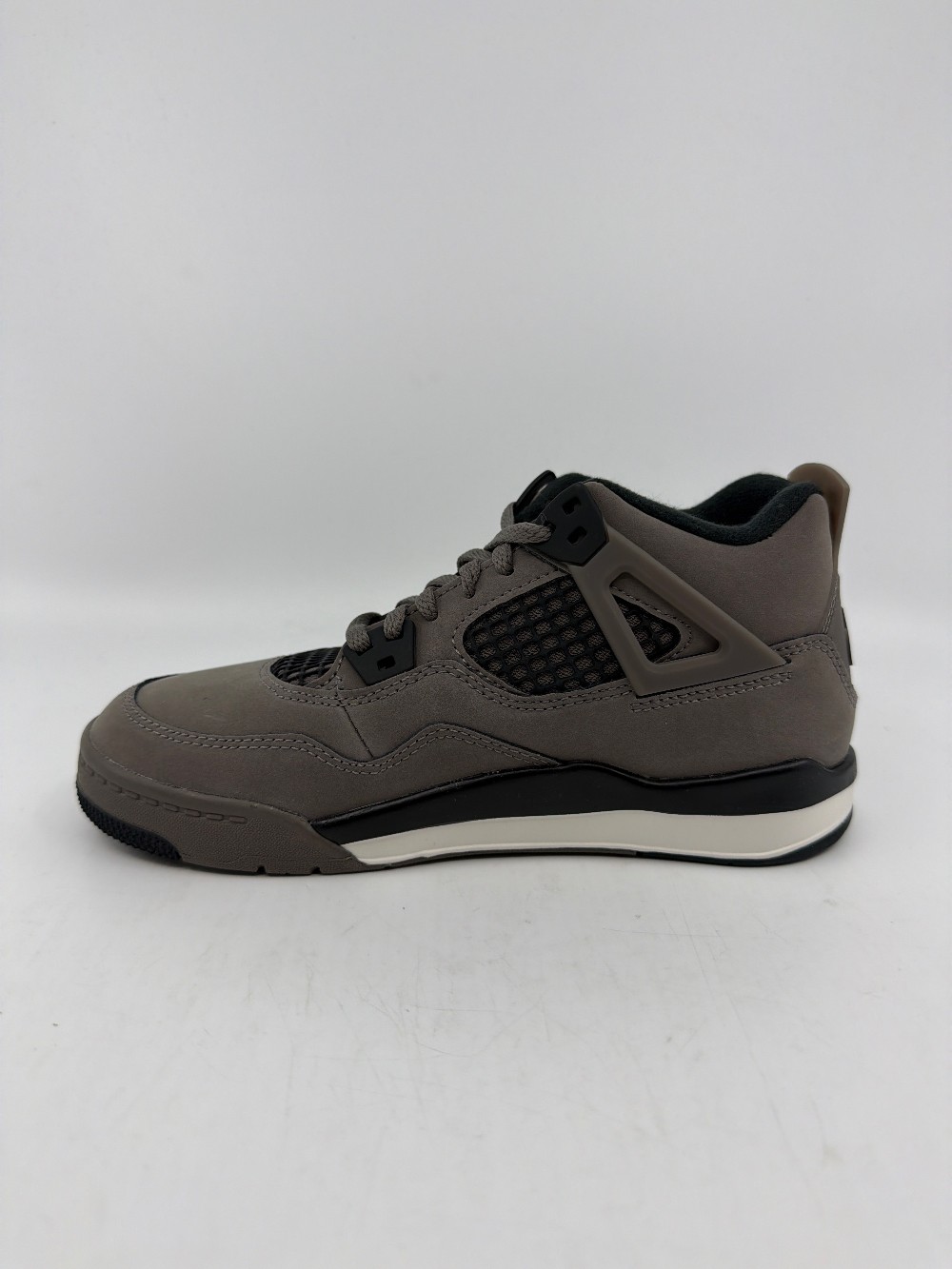 AJ 4 (PS) - CAVE STONE
