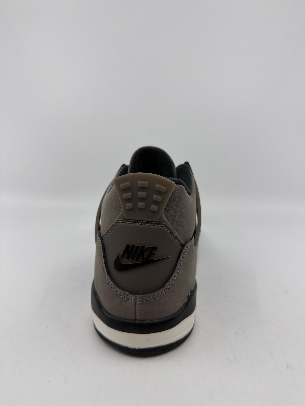 AJ 4 (PS) - CAVE STONE