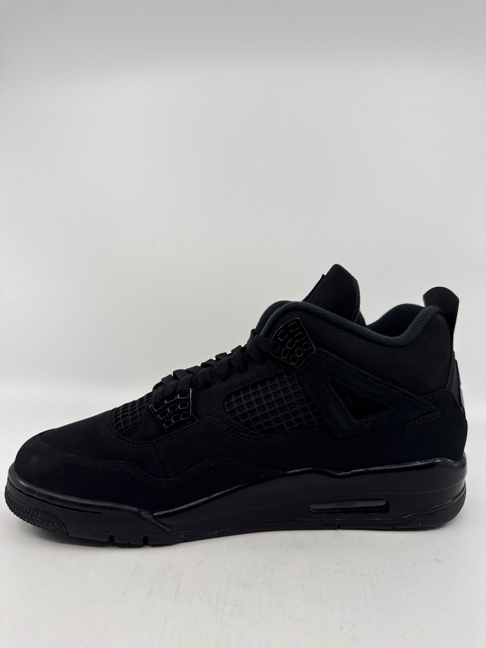 AJ 4 - BLACK CAT (2025)