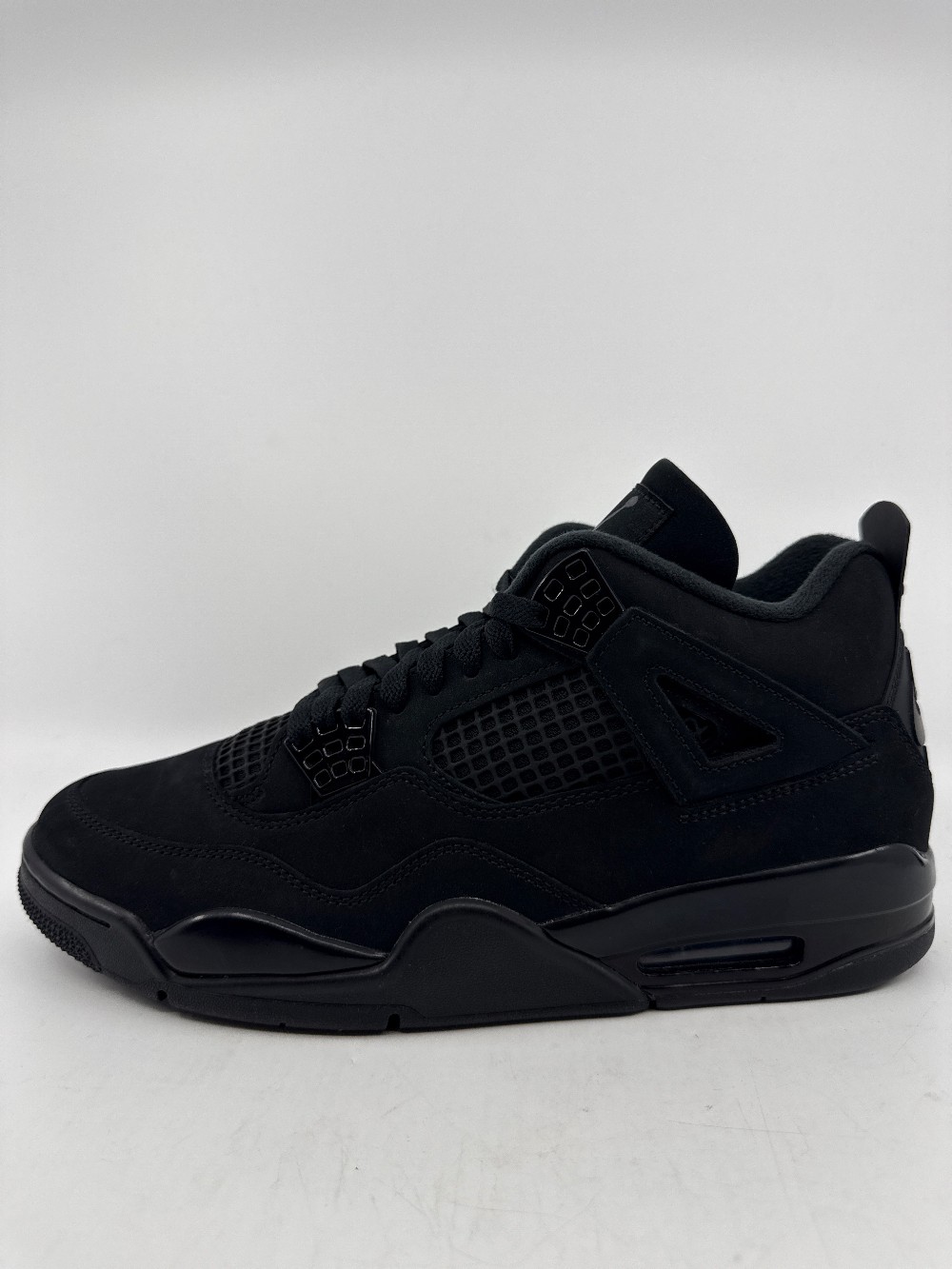 AJ 4 - BLACK CAT (2025)