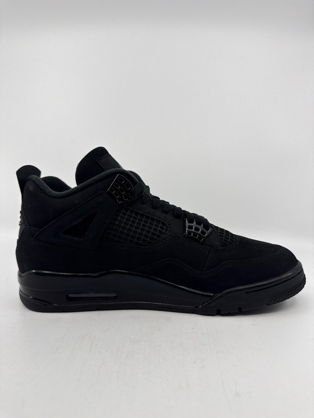AJ 4 - BLACK CAT (2025)