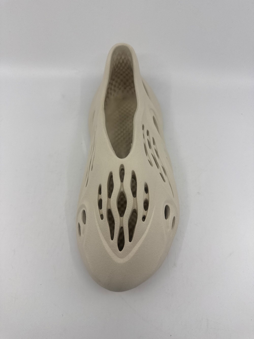 *USED* YEEZY FOAM RUNNER - SAND