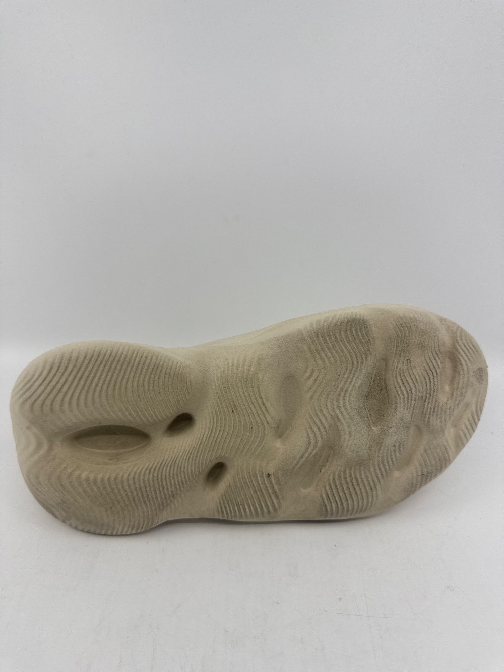 *USED* YEEZY FOAM RUNNER - SAND