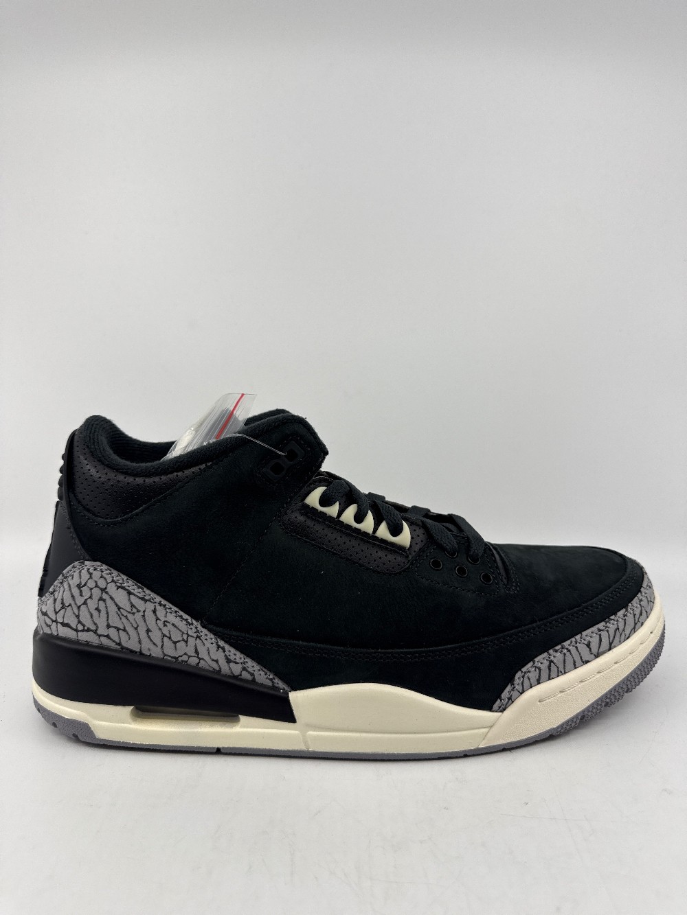 AJ 3 (W) - OFF NOIR