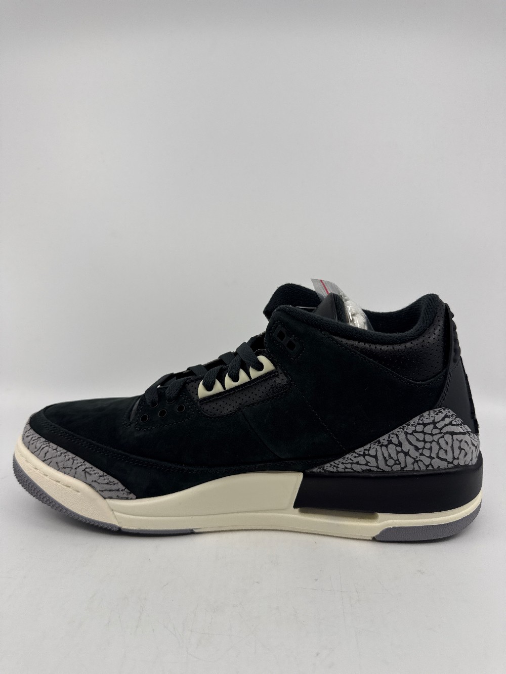 AJ 3 (W) - OFF NOIR