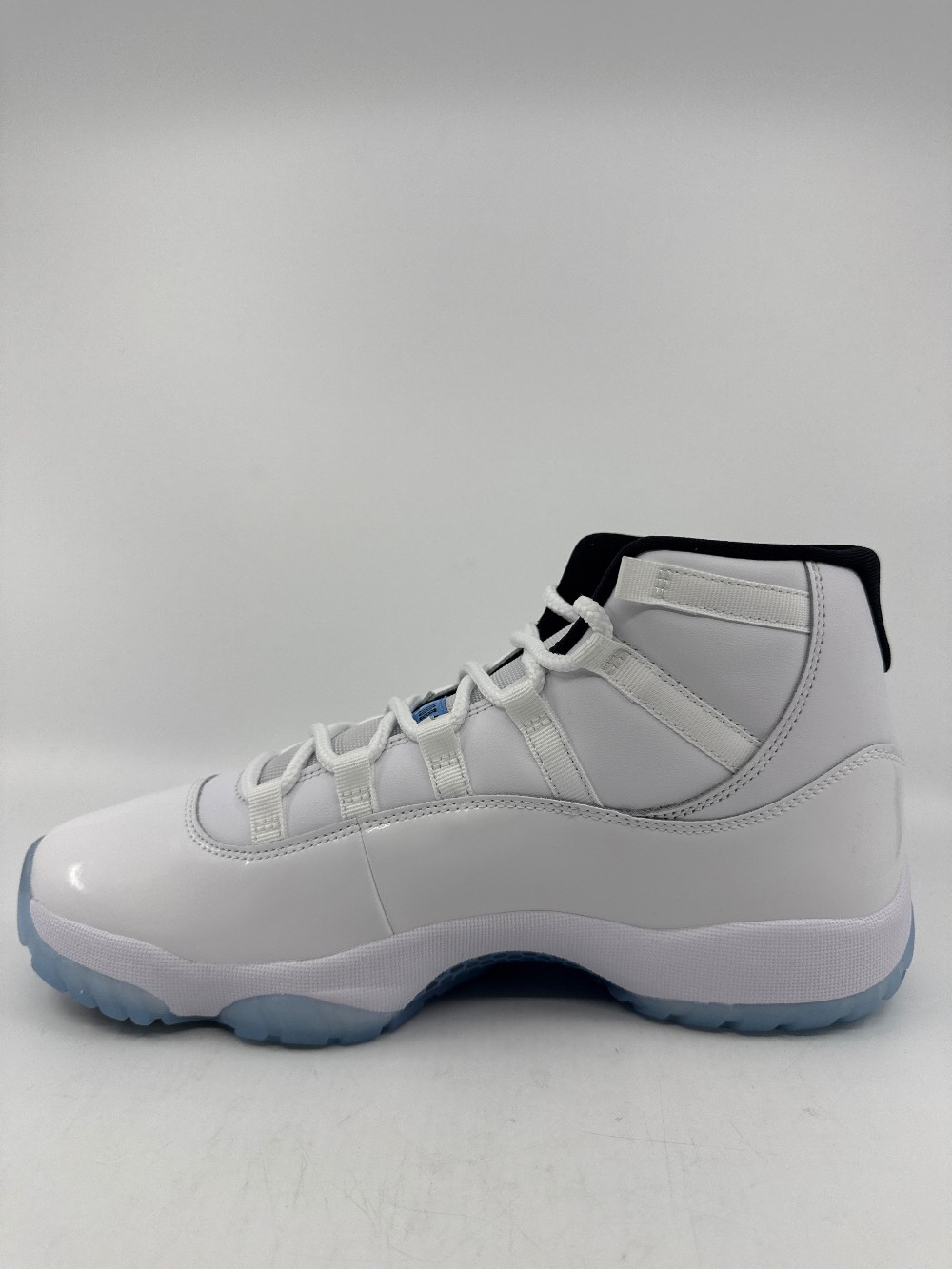 AJ 11 - LEGEND BLUE (2024)