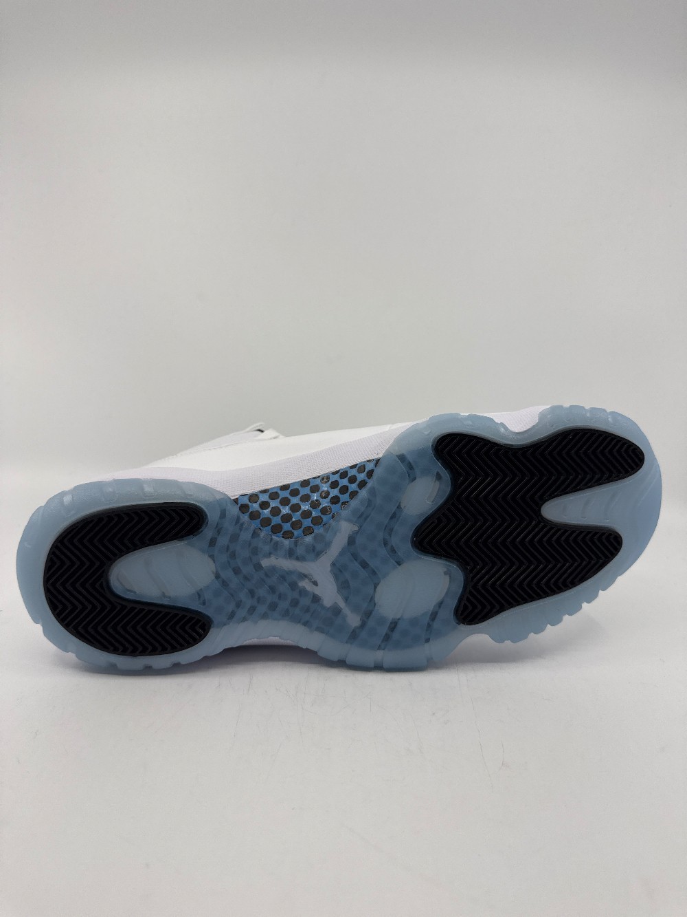 AJ 11 - LEGEND BLUE (2024)