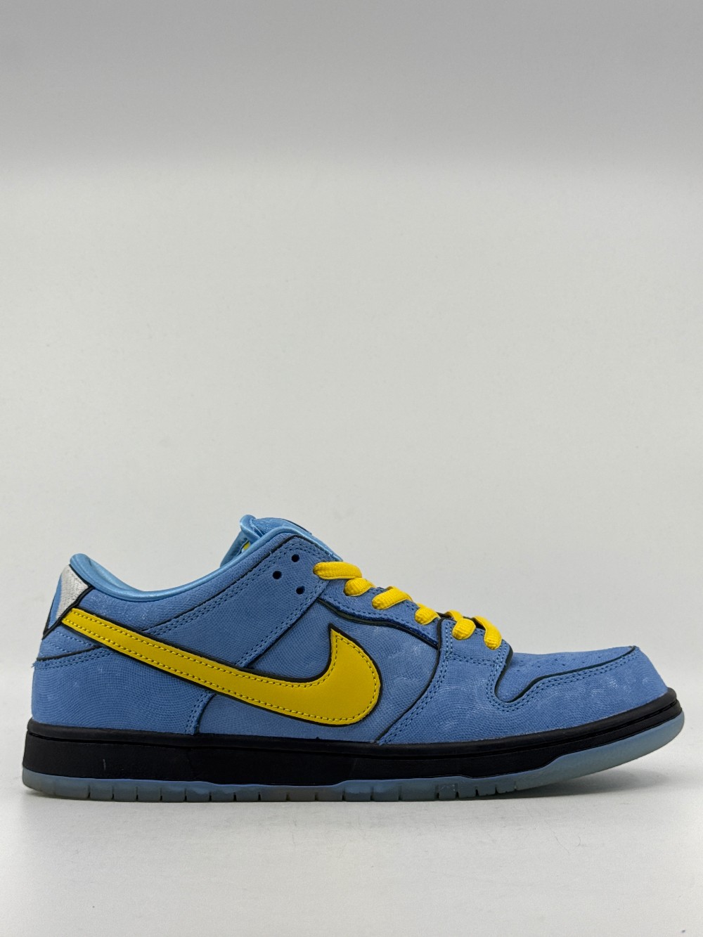 *USED* NIKE SB DUNK LOW - THE POWERPUFF GIRLS BUBBLES