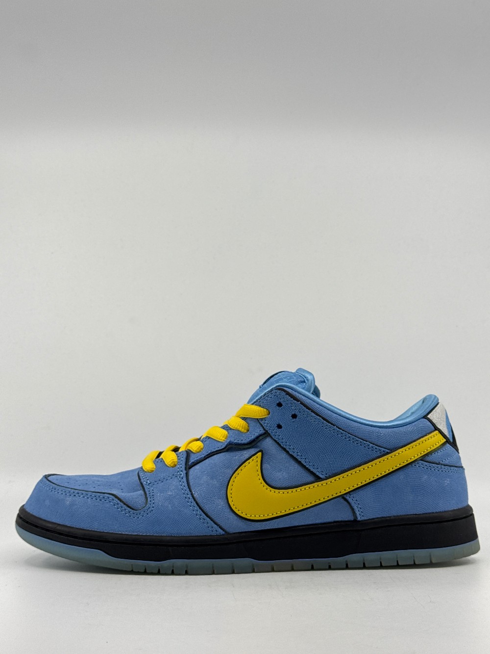 *USED* NIKE SB DUNK LOW - THE POWERPUFF GIRLS BUBBLES