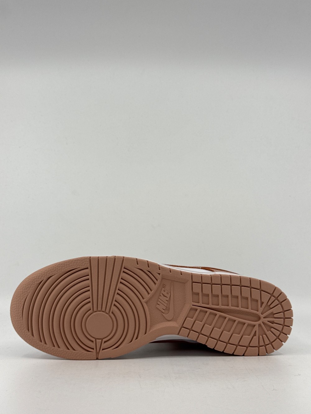 NIKE DUNK LOW (W) - ROSE WHISPER
