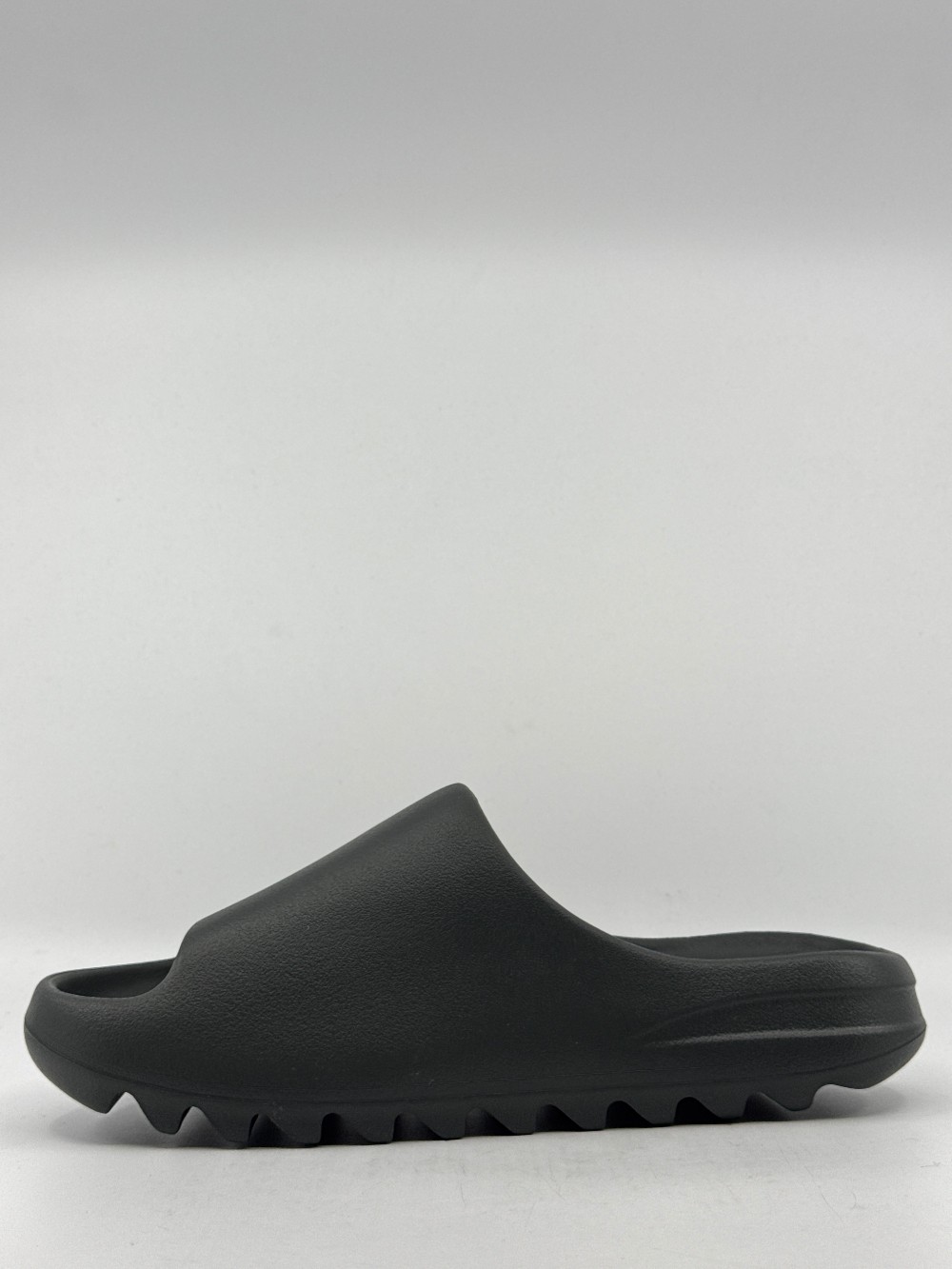 ADIDAS YEEZY SLIDE - DARK ONYX