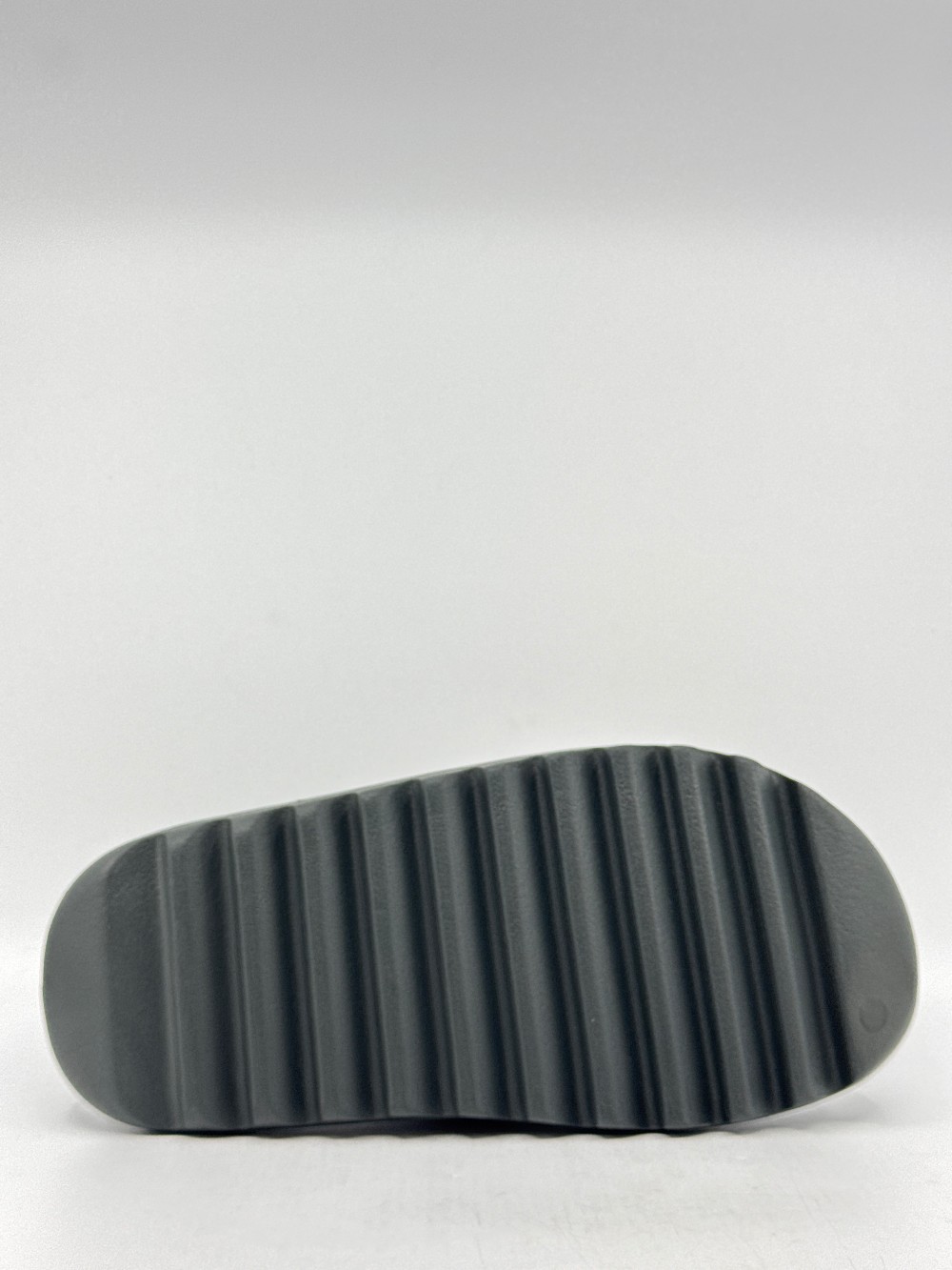 ADIDAS YEEZY SLIDE - DARK ONYX