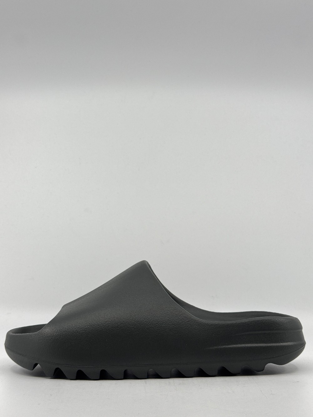 ADIDAS YEEZY SLIDE - DARK ONYX