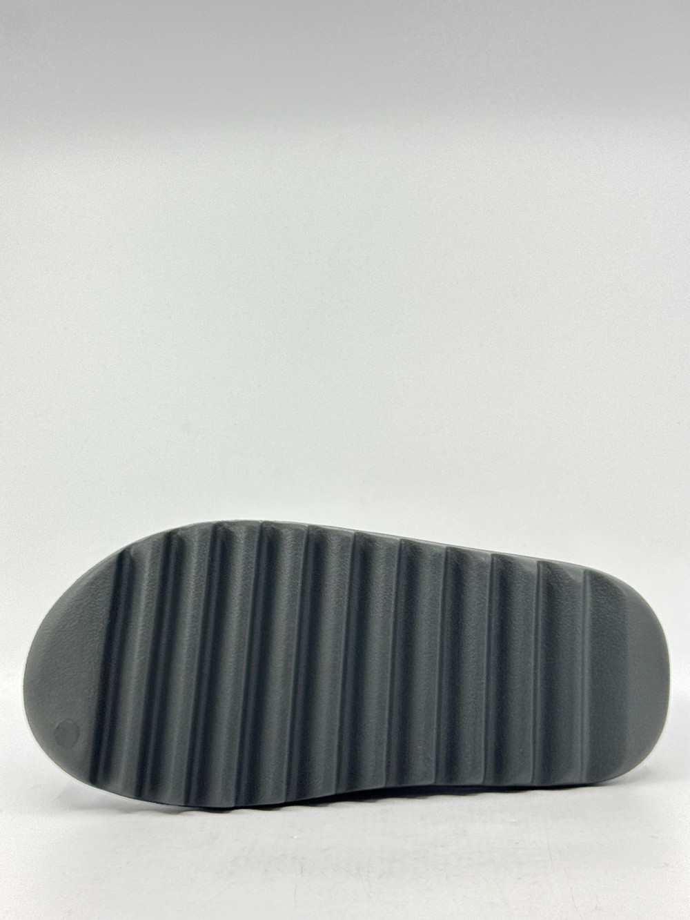 ADIDAS YEEZY SLIDE - DARK ONYX