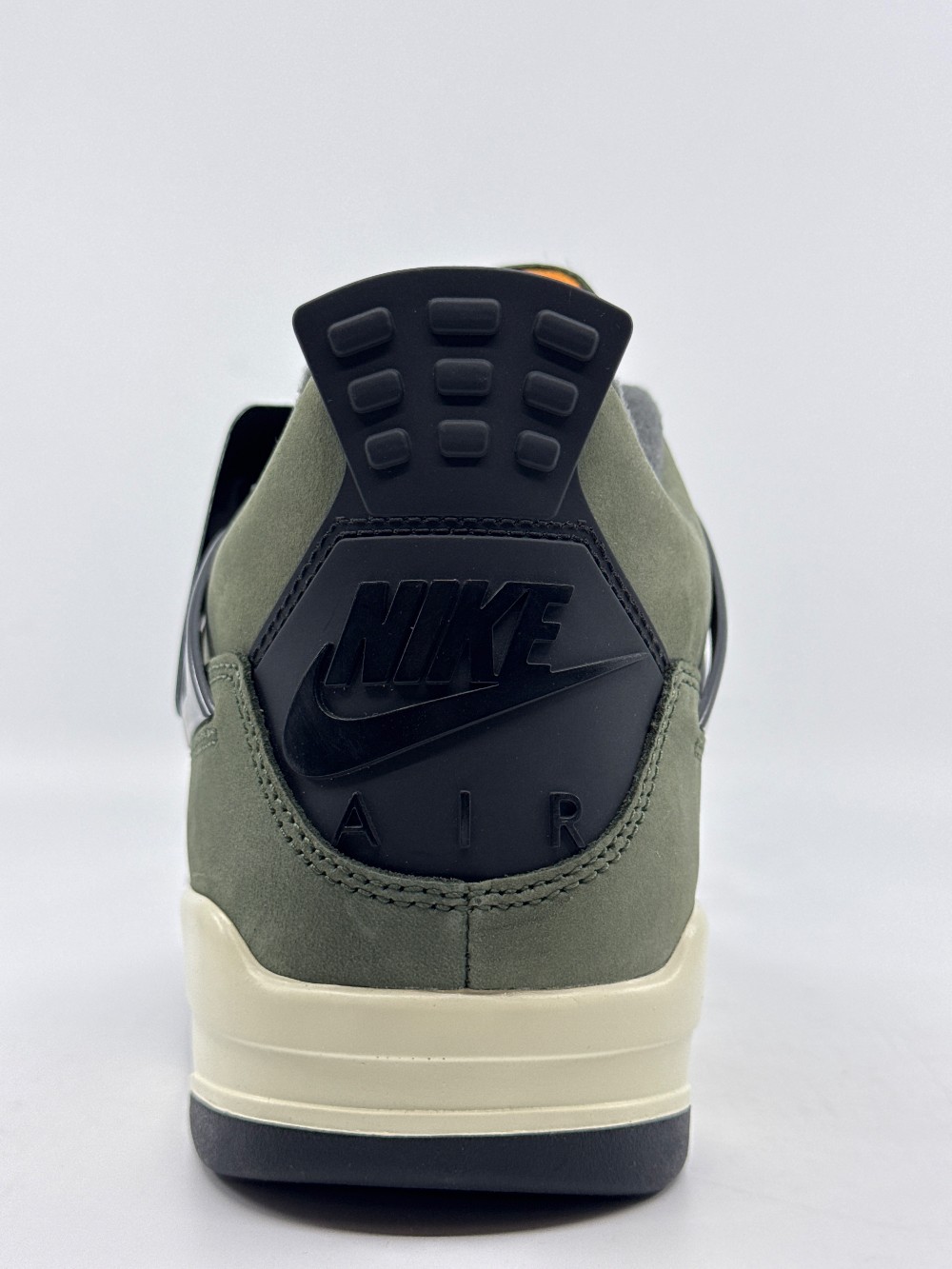 AJ 4 - UNDEFEATED (2025)