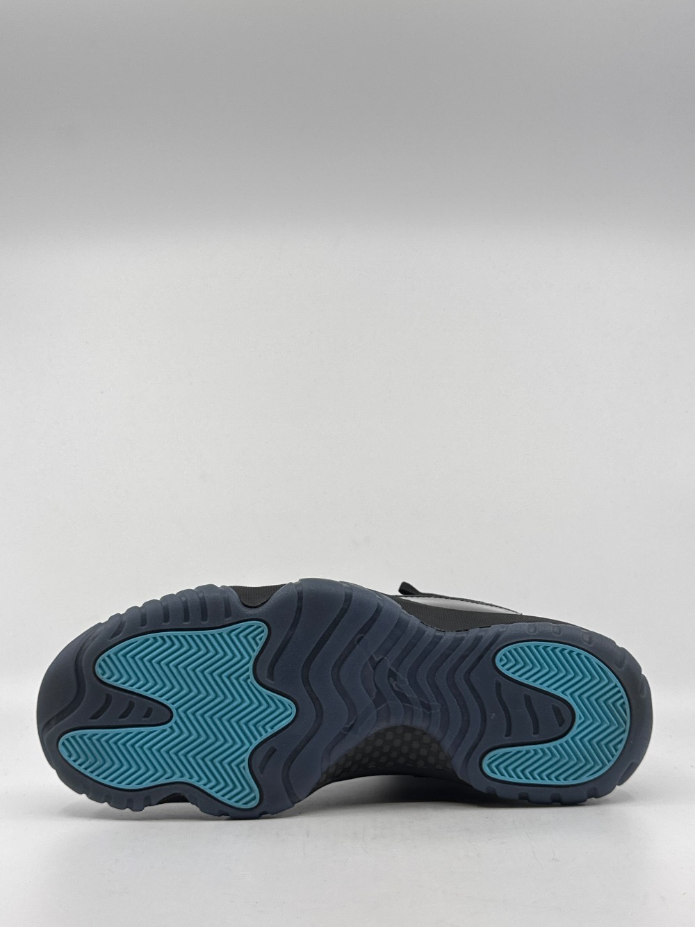 *VNDS* AJ 11 - GAMMA BLUE (2025)