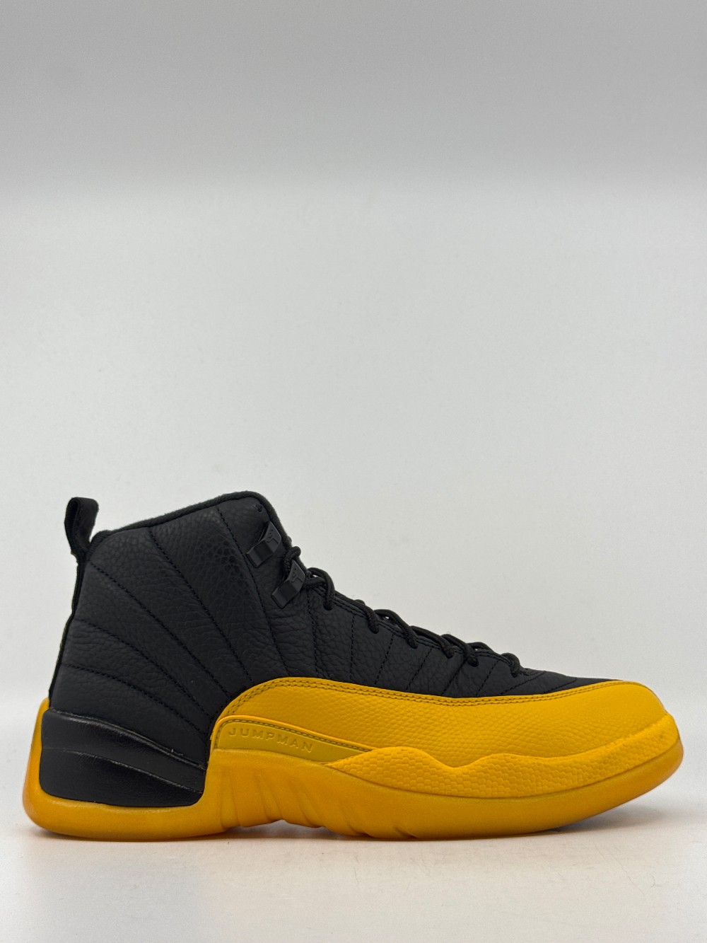 *VNDS* AJ 12 - BLACK UNIVERSITY GOLD