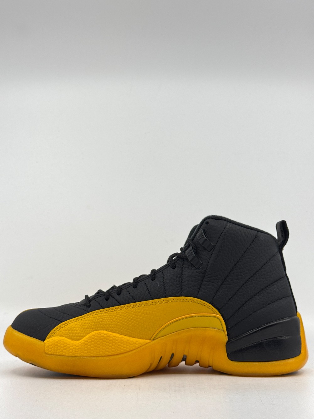 *VNDS* AJ 12 - BLACK UNIVERSITY GOLD