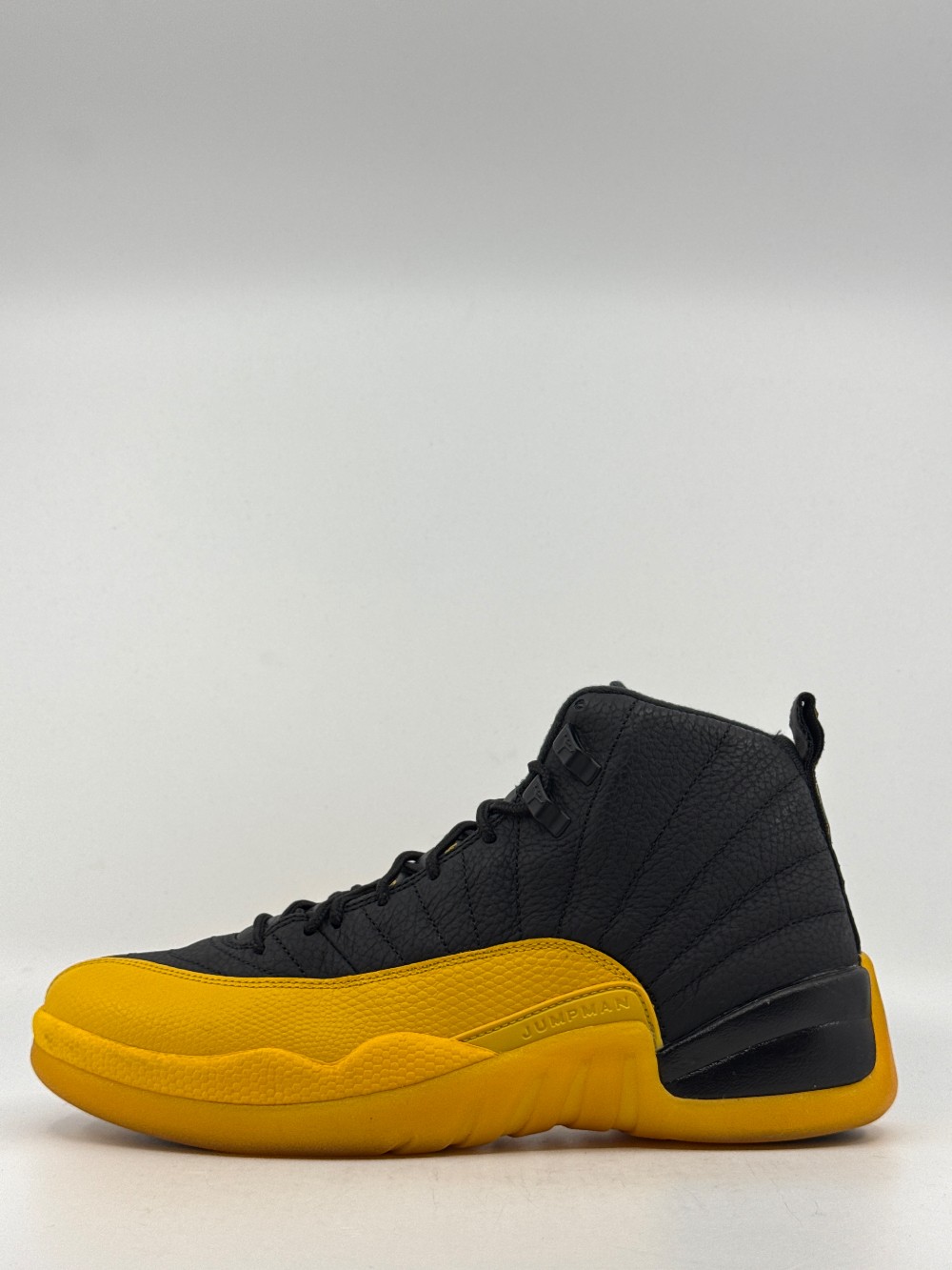 *VNDS* AJ 12 - BLACK UNIVERSITY GOLD